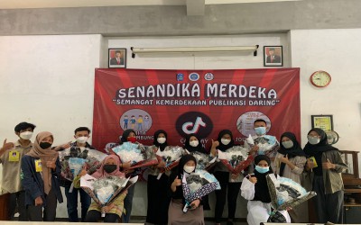 “Senandika Merdeka” Meriahkan HUT RI di SMANDA